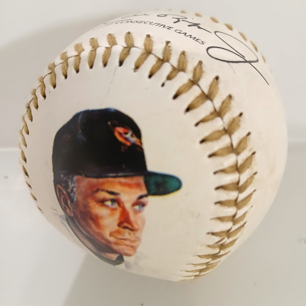 Cal Ripken Jr Commemorative Ball - Picture 4 of 4